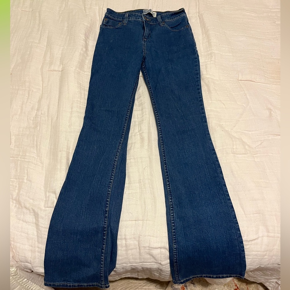 Signature Levi’s (boot cut, dark blue)